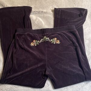 Cute embroidered back Thalia Sodi velvet feel pants L